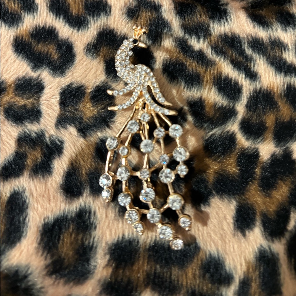 Brooch peacock
